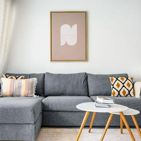 4 People Eiffel Tower Apartment